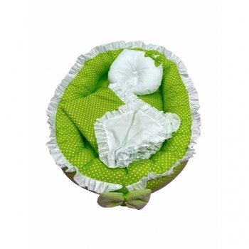 Cuib baby nest bebelusi cu volanase imprimeu verde cu buline albe 